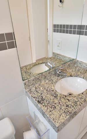 Casa de condomínio à venda com 65m², 2 quartos e 1 vagaBanheiro Social