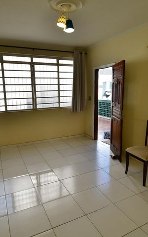 Casa para alugar com 150m², 3 quartos e 2 vagasSala