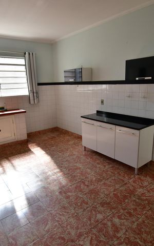 Casa para alugar com 150m², 3 quartos e 2 vagasCozinha