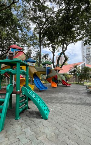 Apartamento para alugar com 100m², 2 quartos e 1 vaga Apartamento para alugar com 100m², 2 quartos e 1 vagaÁrea comum - Playground