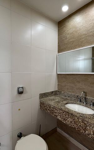 Apartamento para alugar com 100m², 2 quartos e 1 vaga Apartamento para alugar com 100m², 2 quartos e 1 vagaBanheiro da Suíte