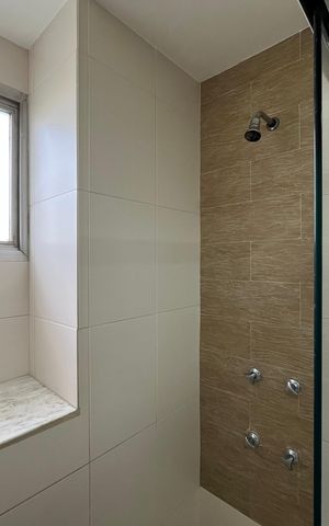 Apartamento para alugar com 100m², 2 quartos e 1 vaga Apartamento para alugar com 100m², 2 quartos e 1 vagaBanheiro da Suíte