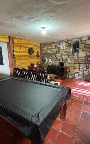 Casa à venda com 335m², 3 quartos e 2 vagas Casa à venda com 335m², 3 quartos e 2 vagasSala