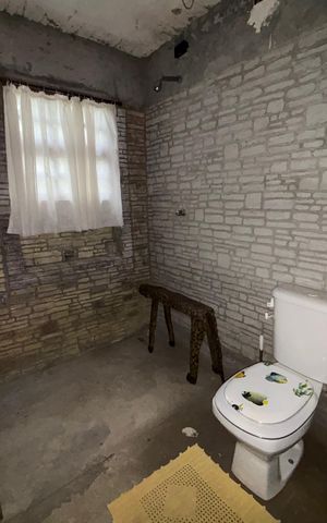 Casa à venda com 335m², 3 quartos e 2 vagas Casa à venda com 335m², 3 quartos e 2 vagasBanheiro 2