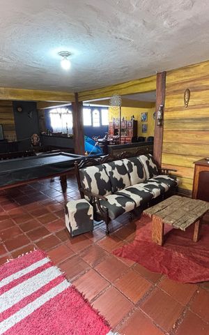 Casa à venda com 335m², 3 quartos e 2 vagas Casa à venda com 335m², 3 quartos e 2 vagasSala