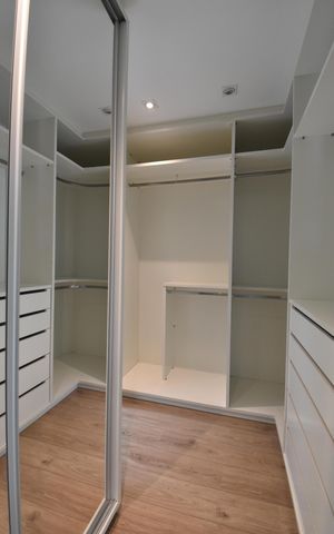 Casa de condomínio para alugar com 411m², 4 quartos e 3 vagasCloset Suíte 4