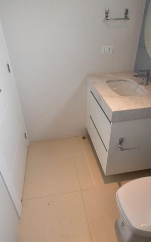 Casa de condomínio para alugar com 411m², 4 quartos e 3 vagasBanheiro Suíte 2