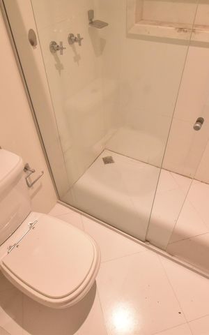 Casa de condomínio para alugar com 411m², 4 quartos e 3 vagasBanheiro Suíte 3