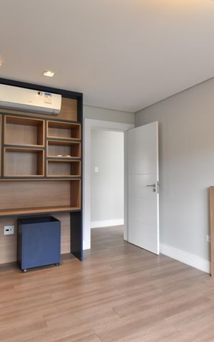 Casa de condomínio para alugar com 411m², 4 quartos e 3 vagasSuíte 2