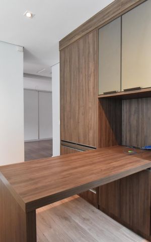 Casa de condomínio para alugar com 411m², 4 quartos e 3 vagasEscritório