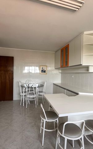 Apartamento para alugar com 136m², 3 quartos e 3 vagasCozinha - Armários