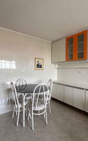Apartamento para alugar com 136m², 3 quartos e 3 vagasCozinha