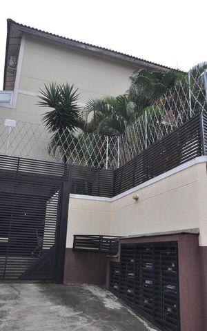 Casa de condomínio à venda com 60m², 2 quartos e 2 vagasFachada