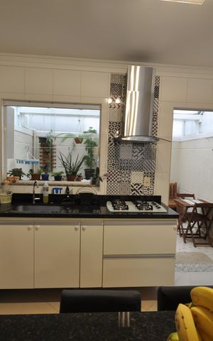 Casa de condomínio à venda com 60m², 2 quartos e 2 vagasCozinha