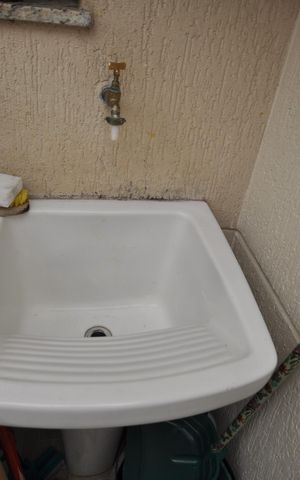 Casa de condomínio à venda com 60m², 2 quartos e 2 vagasÁrea de Serviço