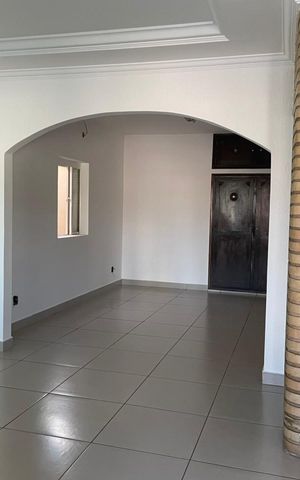 Casa para alugar com 320m², 3 quartos e 2 vagas Casa para alugar com 320m², 3 quartos e 2 vagasSala