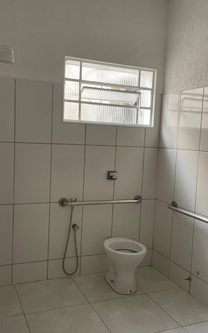 Casa para alugar com 320m², 3 quartos e 2 vagas Casa para alugar com 320m², 3 quartos e 2 vagasBanheiro 1