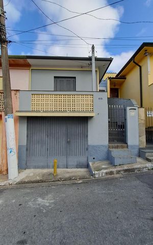 Casa à venda com 105m², 3 quartos e 1 vaga Casa à venda com 105m², 3 quartos e 1 vagaFachada