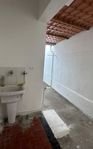 Casa para alugar com 75m², 2 quartos e 1 vaga Casa para alugar com 75m², 2 quartos e 1 vagaÁrea de Serviço