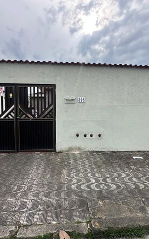 Casa para alugar com 75m², 2 quartos e 1 vaga Casa para alugar com 75m², 2 quartos e 1 vagaFachada