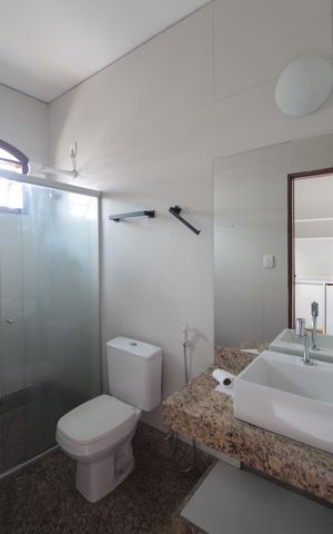 Casa para alugar com 150m², 3 quartos e 2 vagasBanheiro da Suite