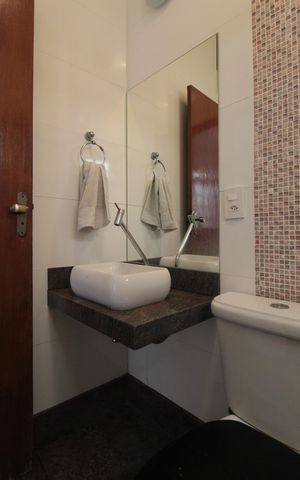 Casa para alugar com 150m², 3 quartos e 2 vagasBanheiro Social