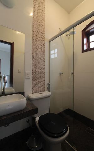 Casa para alugar com 150m², 3 quartos e 2 vagasBanheiro Social