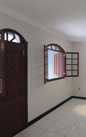 Casa para alugar com 150m², 3 quartos e 2 vagasSala