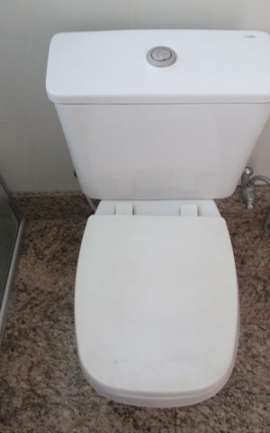 Casa para alugar com 150m², 3 quartos e 2 vagasBanheiro da Suite