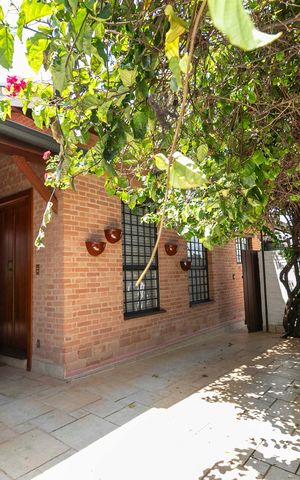Casa para alugar com 262m², 4 quartos e 2 vagasGARAGEM