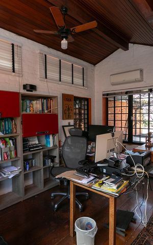 Casa para alugar com 262m², 4 quartos e 2 vagasESCRITÓRIO