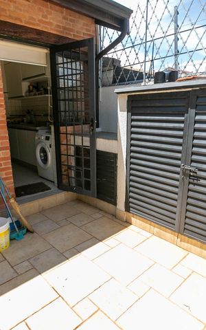 Casa para alugar com 262m², 4 quartos e 2 vagasÁREA DE SERVIÇO