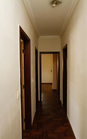 Casa à venda com 365m², 5 quartos e 6 vagasCorredor