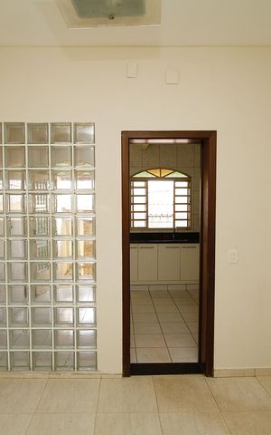 Casa à venda com 365m², 5 quartos e 6 vagasCopa