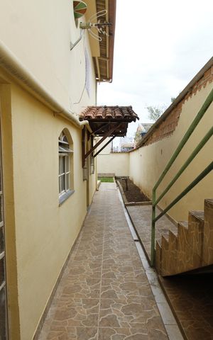 Casa à venda com 365m², 5 quartos e 6 vagasÁrea externa