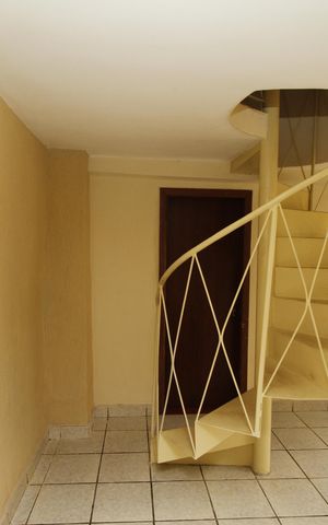 Casa à venda com 365m², 5 quartos e 6 vagasSala 2