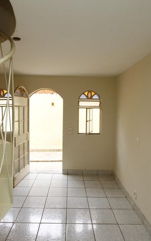 Casa à venda com 365m², 5 quartos e 6 vagasSala 2