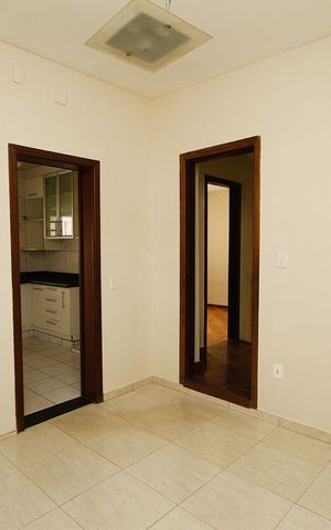 Casa à venda com 365m², 5 quartos e 6 vagasCopa