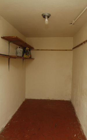 Casa à venda com 365m², 5 quartos e 6 vagasquarto despejo