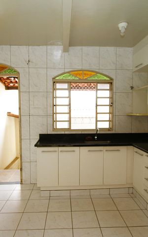Casa à venda com 365m², 5 quartos e 6 vagasCozinha