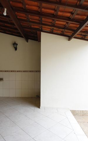 Casa à venda com 365m², 5 quartos e 6 vagasChurrasqueira
