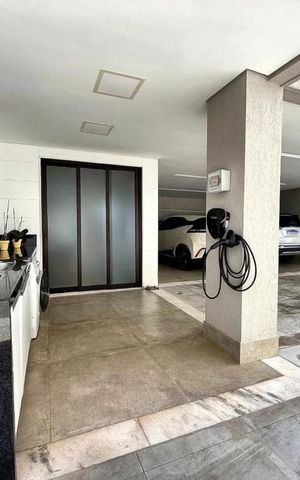 Casa de condomínio à venda com 450m², 5 quartos e 6 vagas Casa de condomínio à venda com 450m², 5 quartos e 6 vagasGaragem