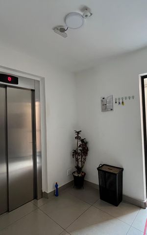 Apartamento para alugar com 33m², 1 quarto e sem vaga Apartamento para alugar com 33m², 1 quarto e sem vagaHall de entrada