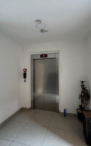 Apartamento para alugar com 33m², 1 quarto e sem vaga Apartamento para alugar com 33m², 1 quarto e sem vagaHall de entrada
