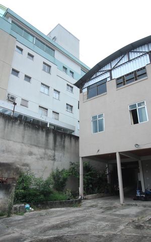 Casa à venda com 1000m², 4 quartos e 5 vagasQuinta