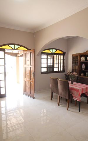 Casa à venda com 1000m², 4 quartos e 5 vagasSala