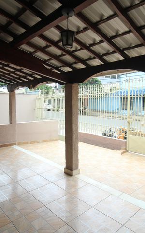 Casa à venda com 1000m², 4 quartos e 5 vagasQuintal