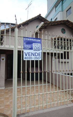 Casa à venda com 1000m², 4 quartos e 5 vagasPlaquinha Instalada 14/10/2026 UESU-409