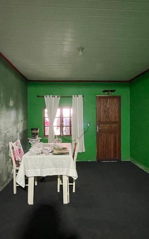 Casa à venda com 80m², 2 quartos e 1 vaga
