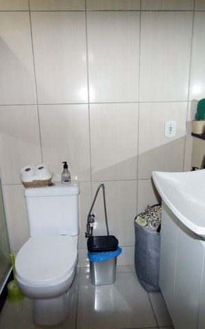 Casa à venda com 110m², 4 quartos e sem vagaBanheiro - casa1